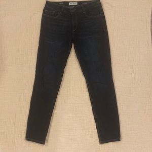 DL1961 Margaux Instascuplt Jean in medium dark rinse